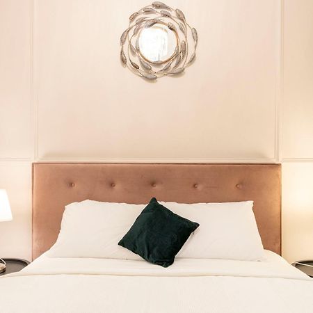 Exclusive Downtown Quentin Residence By Prestige Homes 부다페스트 외부 사진
