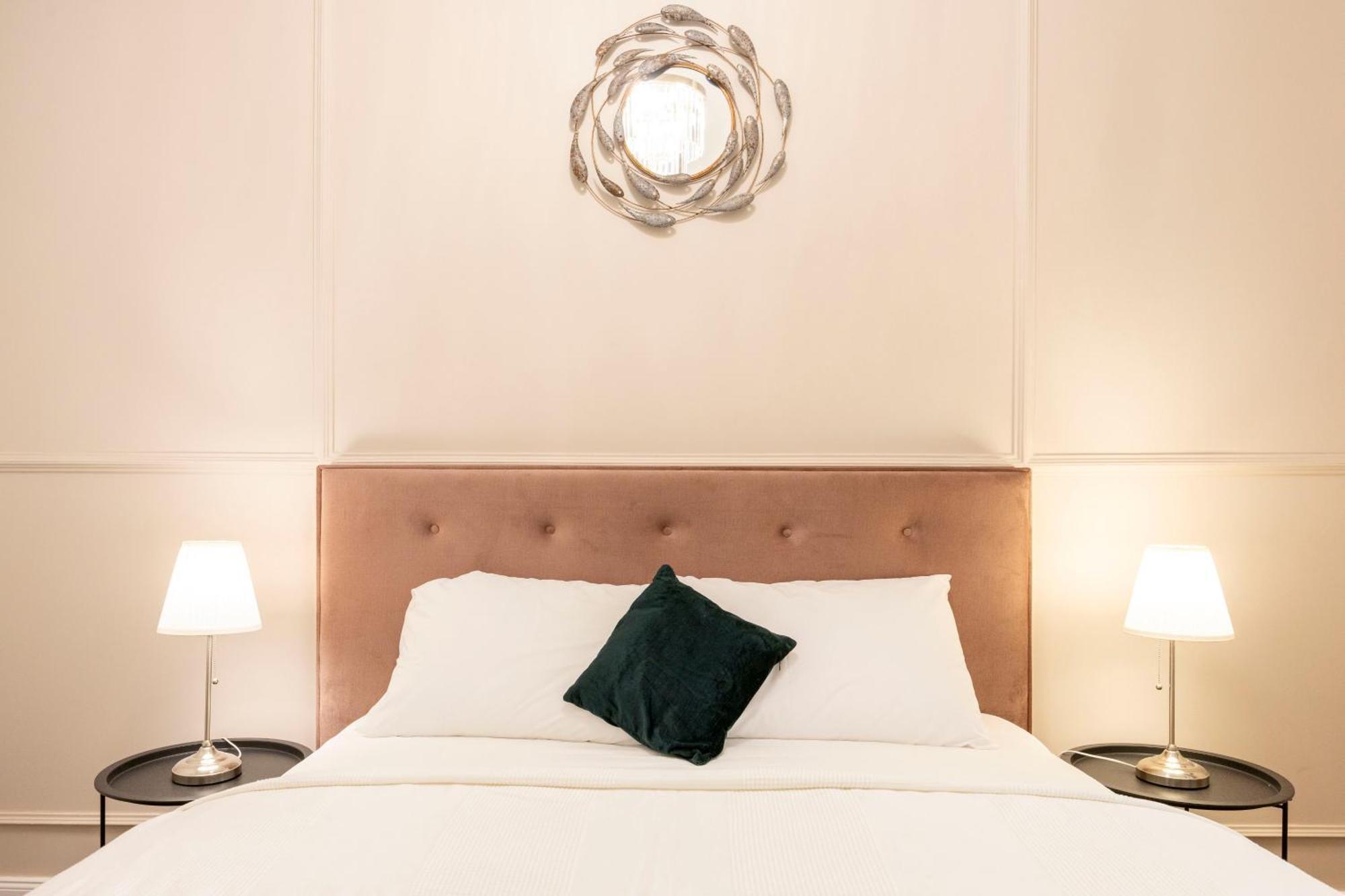 Exclusive Downtown Quentin Residence By Prestige Homes 부다페스트 외부 사진